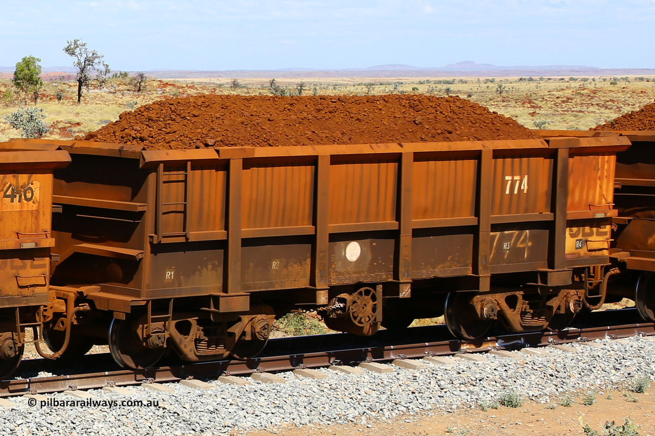 0774 170729 0208
Robe River ore waggon 774, built by Centurion Industries WA, fixed coupler handbrake side loaded view at the 103 km, between Maitland Siding and the Fortescue River on the Deepdale line. July 29, 2017.
Keywords: 774;Centurion-Industries-WA;Robe-ore-waggon;