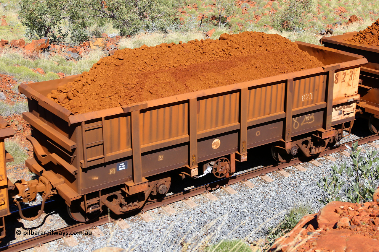0823 180616 1852
Robe River ore waggon 823, built by Centurion Industries WA, fixed coupler handbrake side loaded view at Maitland Siding on the Deepdale line, June 16, 2018.
Keywords: 823;Centurion-Industries-WA;Robe-ore-waggon;