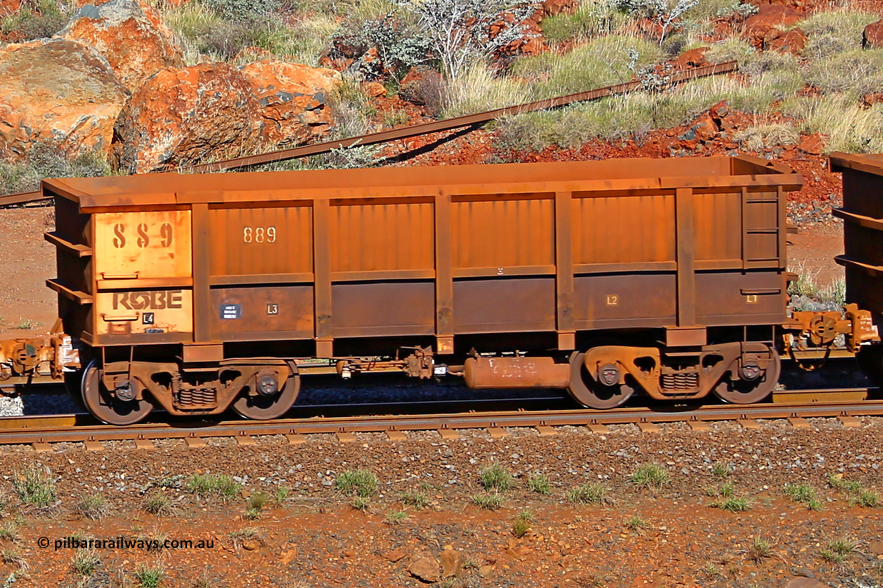 0889 180616 1737
Robe River ore waggon 889, built by Centurion Industries WA, rotary coupler end non-handbrake side empty view at the 38 km, Harding on the Cape Lambert line, June 16, 2018.
Keywords: 889;Centurion-Industries-WA;Robe-ore-waggon;