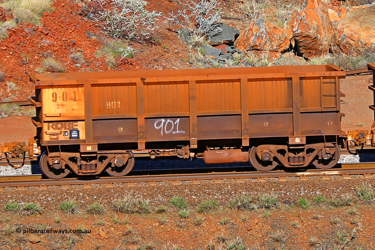 0901 180616 1737
Robe River ore waggon 901, built by Centurion Industries WA, rotary coupler end non-handbrake side empty view at the 38 km, Harding on the Cape Lambert line, June 16, 2018.
Keywords: 901;Centurion-Industries-WA;Robe-ore-waggon;