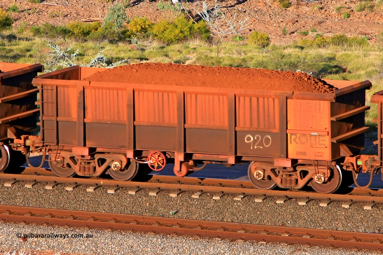 0920 110602 1707
Robe River ore waggon 920, built by Centurion Industries WA, rotary coupler end handbrake side loaded view at the 71 km, Western Creek on the Deepdale line. June 2, 2011.
Keywords: 920;Centurion-Industries-WA;Robe-ore-waggon;