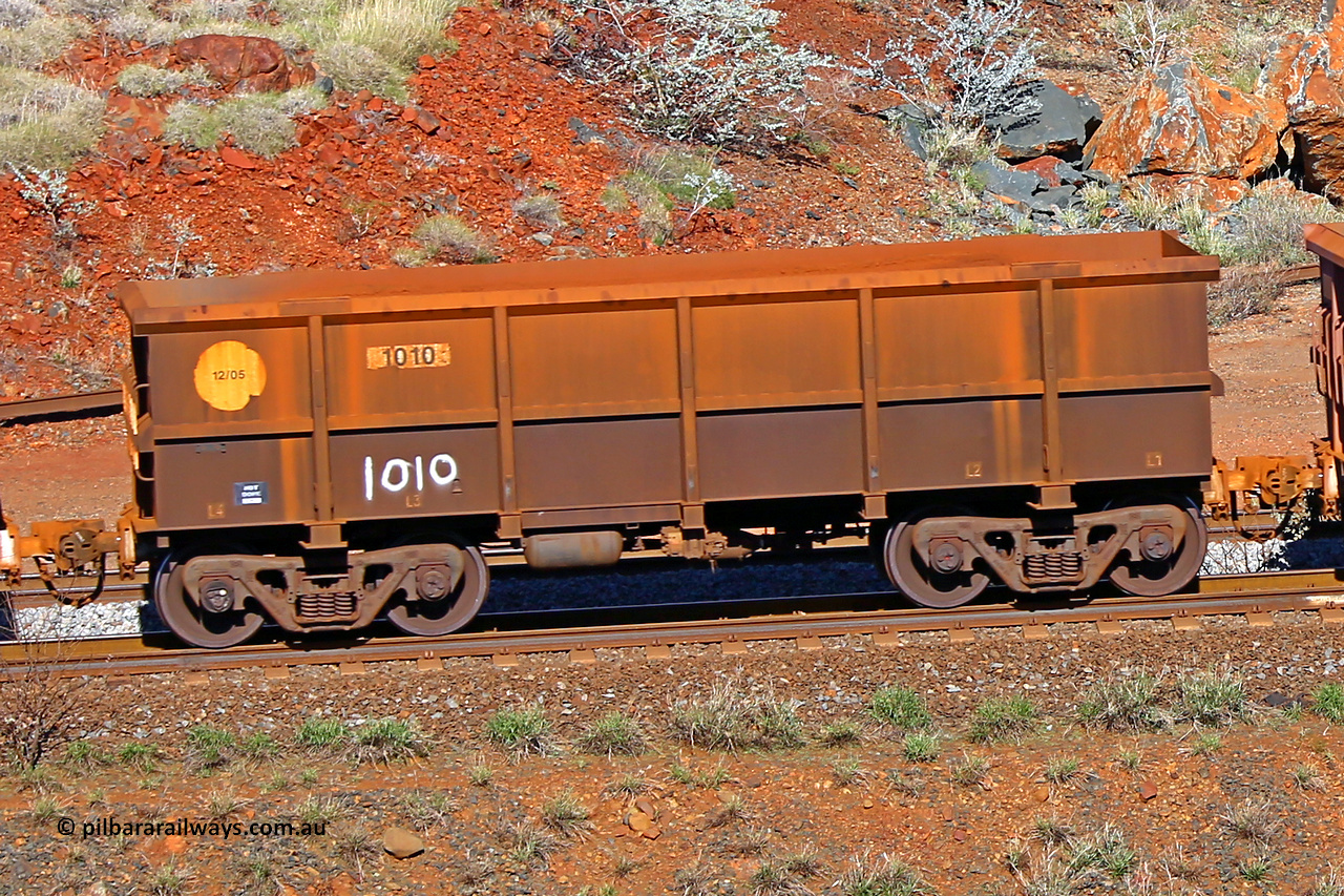 1010 180616 1732
Robe River ore waggon 1010, built by Bradken Rail Qld in December 2005, rotary coupler end non-handbrake side empty view at the 38 km, Harding on the Cape Lambert line, June 16, 2018.
Keywords: 1010;Bradken-Rail-Qld;Robe-ore-waggon;