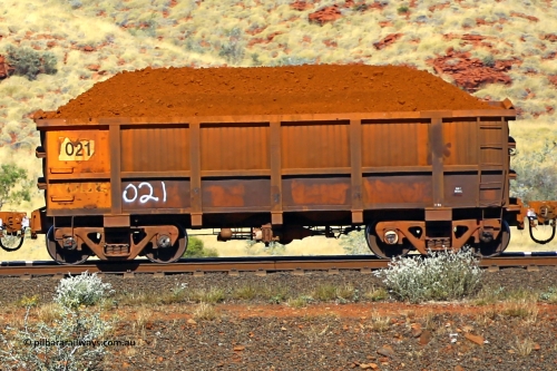 0021 170728 09932
Robe River ore waggon 021, built by Nippon Sharyo Nihon, non-handbrake side loaded view at the 72 km, Western Creek on the Deepdale line. July 28, 2017.
Keywords: 021;Nippon-Sharyo-Nihon;Robe-ore-waggon;