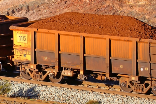 0115 180616 1643
Robe River ore waggon 115, built by Nippon Sharyo Nihon, fixed coupler non-handbrake side loaded view at the 38.5 km, Harding on the Cape Lambert line, June 16, 2018.
Keywords: 115;Nippon-Sharyo-Nihon;Robe-ore-waggon;