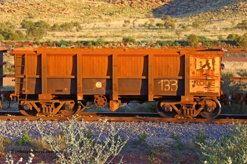 0133 170513 8772
Robe River ore waggon 133, built by Nippon Sharyo Nihon, rotary coupler end handbrake side empty view, Cape Lambert yard, May 13, 2017.
Keywords: 133;Nippon-Sharyo-Nihon;Robe-ore-waggon;