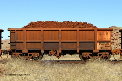 0200 060722 7525
Robe River ore waggon 200, built by Nippon Sharyo Nihon, handbrake side loaded view at the 78.8 km between Western Creek and Maitland on the Deepdale line. July 22, 2006.
Keywords: 200;Nippon-Sharyo-Nihon;Robe-ore-waggon;