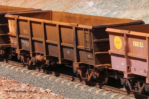 0204 160306 1336
Robe River ore waggon 204, built by Nippon Sharyo Nihon, fixed coupler non-handbrake side empty view at Greenpool on the Cape Lambert line. March 6, 2016.
Keywords: 204;Nippon-Sharyo-Nihon;Robe-ore-waggon;
