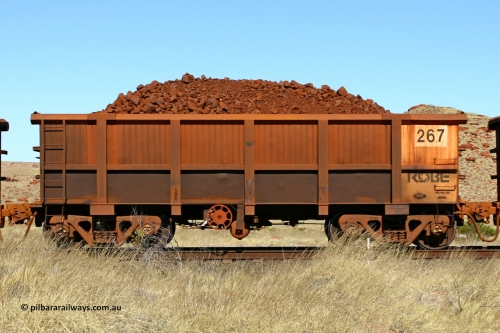 0267 060722 7510
Robe River ore waggon 267, built by Nippon Sharyo Nihon, handbrake side loaded view at the 78.8 km between Western Creek and Maitland on the Deepdale line. July 22, 2006.
Keywords: 267;Nippon-Sharyo-Nihon;Robe-ore-waggon;