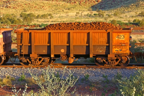 0423 170513 8742
Robe River ore waggon 423, built by Tomlinson Steel WA, handbrake side loaded view, Cape Lambert yard, May 13, 2017.
Keywords: 423;Tomlinson-Steel-WA;Robe-ore-waggon;