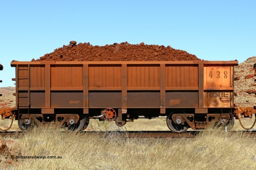 0438 060722 7523
Robe River ore waggon 438, built by Tomlinson Steel WA, handbrake side loaded view at the 78.8 km between Western Creek and Maitland on the Deepdale line. July 22, 2006.
Keywords: 438;Tomlinson-Steel-WA;Robe-ore-waggon;
