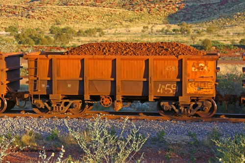 0459 170513 8657
Robe River ore waggon 459, built by Tomlinson Steel WA, handbrake side loaded view, Cape Lambert yard, May 13, 2017.
Keywords: 459;Tomlinson-Steel-WA;Robe-ore-waggon;