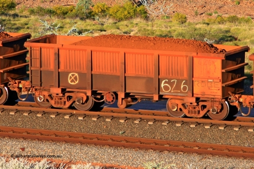 0626 110602 1747
Robe River ore waggon 626, built by Tomlinson Steel WA, rotary coupler end handbrake side loaded view at the 71 km, Western Creek on the Deepdale line. June 2, 2011.
Keywords: 626;Tomlinson-Steel-WA;Robe-ore-waggon;