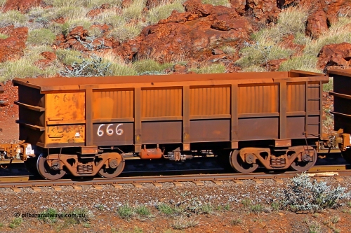 0666 180616 1700
Robe River ore waggon 666, built by Tomlinson Steel WA, rotary coupler end non-handbrake side empty view at the 38 km, Harding on the Cape Lambert line, June 16, 2018.
Keywords: 666;Tomlinson-Steel-WA;Robe-ore-waggon;