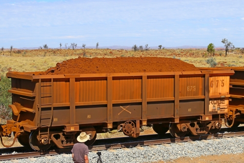 0675 170729 0272
Robe River ore waggon 675, built by Tomlinson Steel WA, fixed coupler handbrake side loaded view with the drop rib, at the 103 km, between Maitland Siding and the Fortescue River on the Deepdale line. July 29, 2017.
Keywords: 675;Tomlinson-Steel-WA;Robe-ore-waggon;