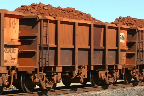 0706 060716 7198
Robe River ore waggon 706, built by Tomlinson Steel WA, fixed coupler end handbrake side loaded view at the 71 km on the Deepdale line, Western Creek, July 16, 2006.
Keywords: 706;Tomlinson-Steel-WA;Robe-ore-waggon;