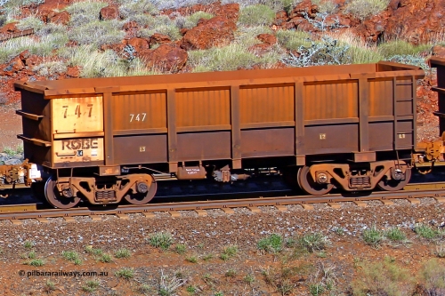 0747 180616 1721
Robe River ore waggon 747, built by Tomlinson Steel WA, rotary coupler end non-handbrake side empty view at the 38 km, Harding on the Cape Lambert line, June 16, 2018.
Keywords: 747;Tomlinson-Steel-WA;Robe-ore-waggon;