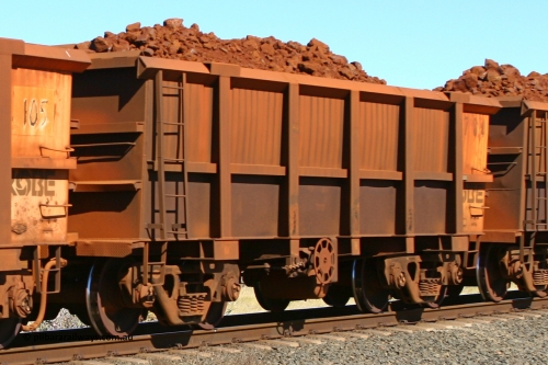 0784 060716 7197
Robe River ore waggon 784, built by Centurion Industries WA, fixed coupler end handbrake side loaded view at the 71 km on the Deepdale line, Western Creek, July 16, 2006.
Keywords: 784;Centurion-Industries-WA;Robe-ore-waggon;