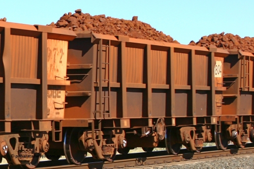 0804 060716 7191
Robe River ore waggon 804, built by Centurion Industries WA, fixed coupler end handbrake side loaded view at the 71 km on the Deepdale line, Western Creek, July 16, 2006.
Keywords: 804;Centurion-Industries-WA;Robe-ore-waggon;