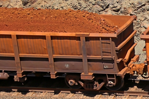0816 160306 1585
Robe River ore waggon 816, built by Centurion Industries WA, fixed coupler non-handbrake side loaded view showing drop rib end detail, at the 45 km, Harding Siding on the Cape Lambert line. March 6, 2016.
Keywords: 816;Centurion-Industries-WA;Robe-ore-waggon;