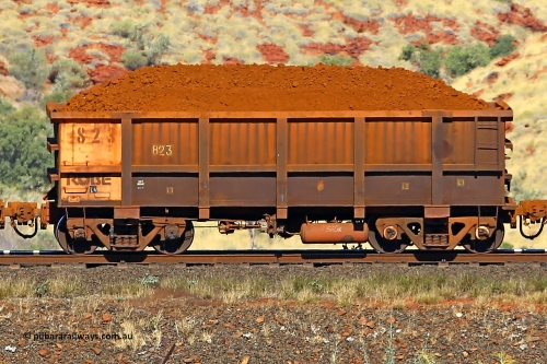 0823 170728 09918
Robe River ore waggon 823, built by Centurion Industries WA, non-handbrake side loaded view at the 72 km, Western Creek on the Deepdale line. July 28, 2017.
Keywords: 823;Centurion-Industries-WA;Robe-ore-waggon;