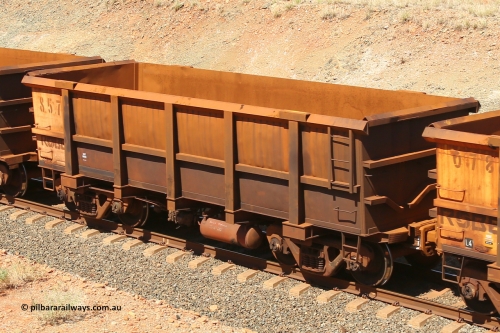 0857 160306 1342
Robe River ore waggon 857, built by Centurion Industries WA, fixed coupler non-handbrake side empty view at Greenpool on the Cape Lambert line. March 6, 2016.
Keywords: 857;Centurion-Industries-WA;Robe-ore-waggon;