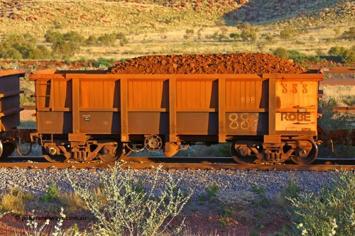 0888 170513 8739
Robe River ore waggon 888, built by Centurion Industries WA, handbrake side loaded view, Cape Lambert yard, May 13, 2017.
Keywords: 888;Centurion-Industries-WA;Robe-ore-waggon;