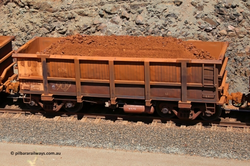 0909 160306 1640
Robe River ore waggon 909, built by Centurion Industries WA, fixed coupler non-handbrake side loaded view, at the 45 km, Harding Siding on the Cape Lambert line. March 6, 2016.
Keywords: 909;Centurion-Industries-WA;Robe-ore-waggon;