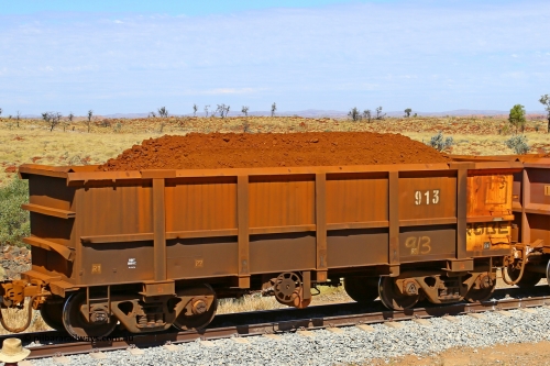 0913 170729 0255
Robe River ore waggon 913, built by Centurion Industries WA, fixed coupler handbrake side loaded view at the 103 km, between Maitland Siding and the Fortescue River on the Deepdale line. July 29, 2017.
Keywords: 913;Centurion-Industries-WA;Robe-ore-waggon;