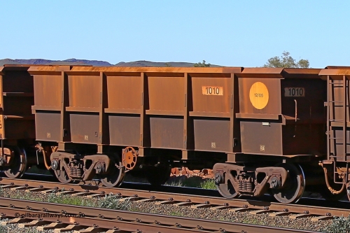 1010 160727 0951
Robe River ore waggon 1010, built by Bradken Rail Qld in December 2005, rotary coupler end handbrake side empty partial view at Harding Siding on the Cape Lambert line, July 27, 2016.
Keywords: 1010;Bradken-Rail-Qld;Robe-ore-waggon;