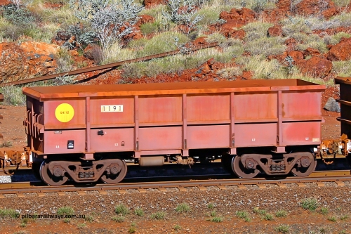 1191 180616 1702
Robe River ore waggon 1191, built by Bradken Rail Qld in April 2012, rotary coupler end non-handbrake side empty view, at the 38 km, Harding on the Cape Lambert line, June 16, 2018.
Keywords: 1191;Bradken-Rail-Qld;Robe-ore-waggon;