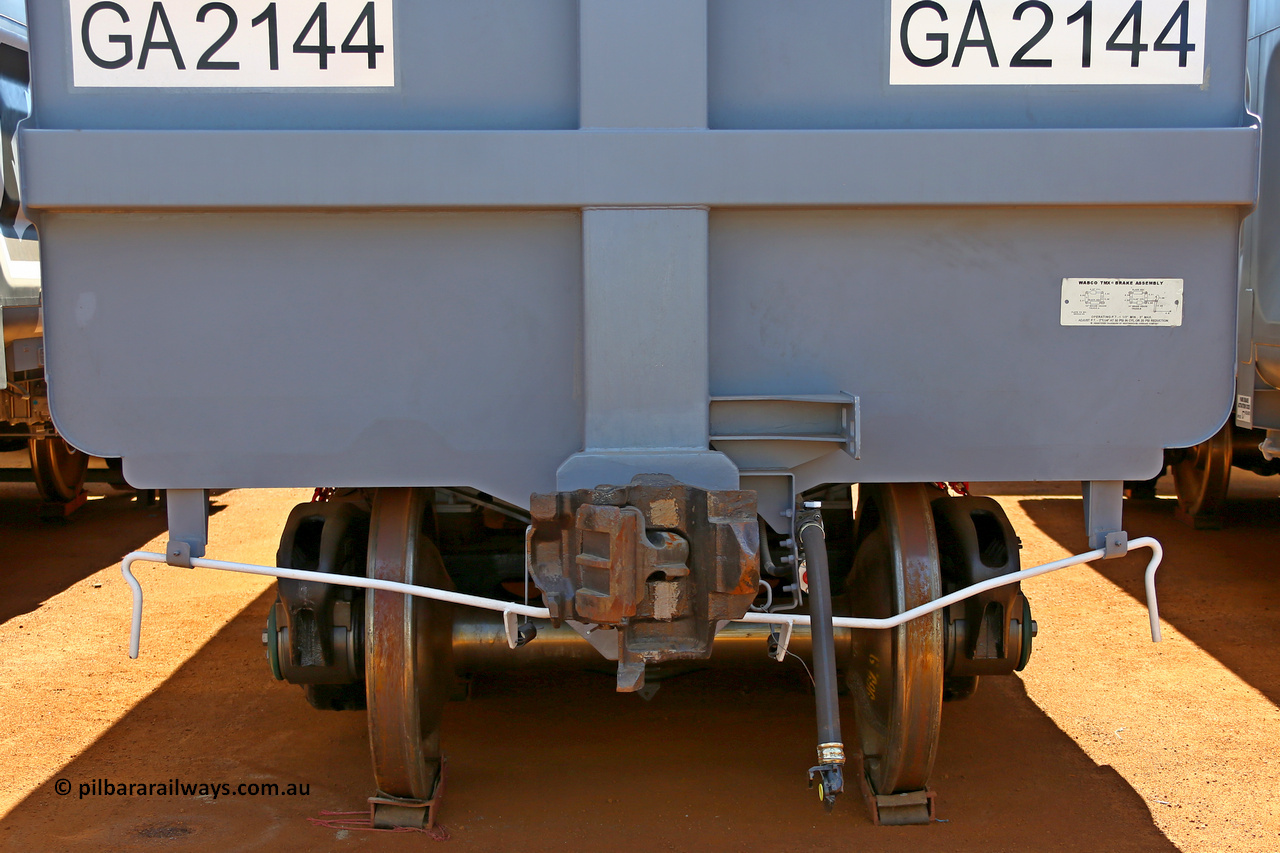 150314 7770
Wedgefield, following the delivery of Roy Hill's 1196 new GA type CCK138 model waggons, they were stored in several site whilst awaiting for enough track to be laid to allow delivery onto rail. GA2144 end view showing the F type coupler and lever, only the even numbered waggons, or control waggon, has an uncoupling lever, the odd numbered, or slave waggons do not. March 14. 2015.
Keywords: GA-type;GA2144;CSR-Yangtze;CCK138