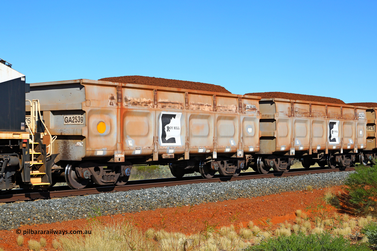 250501 0303
At the 88.448 km, just south of HPPL crossing loop on the Roy Hill line, loaded Roy Hill waggon pair GA 2539 - GA 2540, built in China by CSR Yangtze as an CCK138 model ore waggon. May 1, 2025.
Keywords: GA-type;GA2539-GA2540;CSR-Yangtze;CCK138;