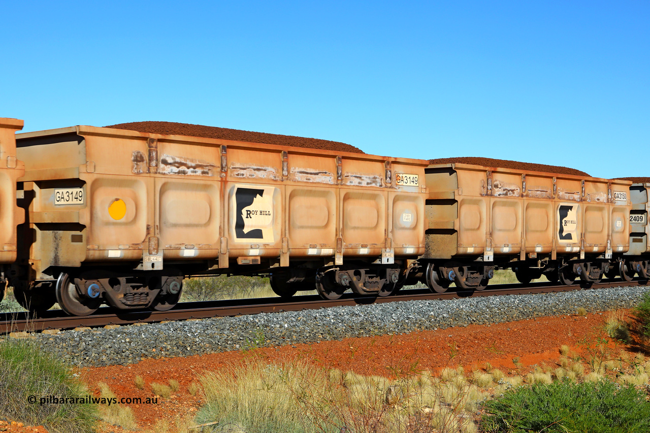 250501 0356
At the 88.448 km, just south of HPPL crossing loop on the Roy Hill line, loaded Roy Hill waggon pair GA 3149 - GA 3150, built in China by CSR Yangtze as an CCK138 model ore waggon. May 1, 2025.
Keywords: GA-type;GA3149-GA3150;CSR-Yangtze;CCK138;