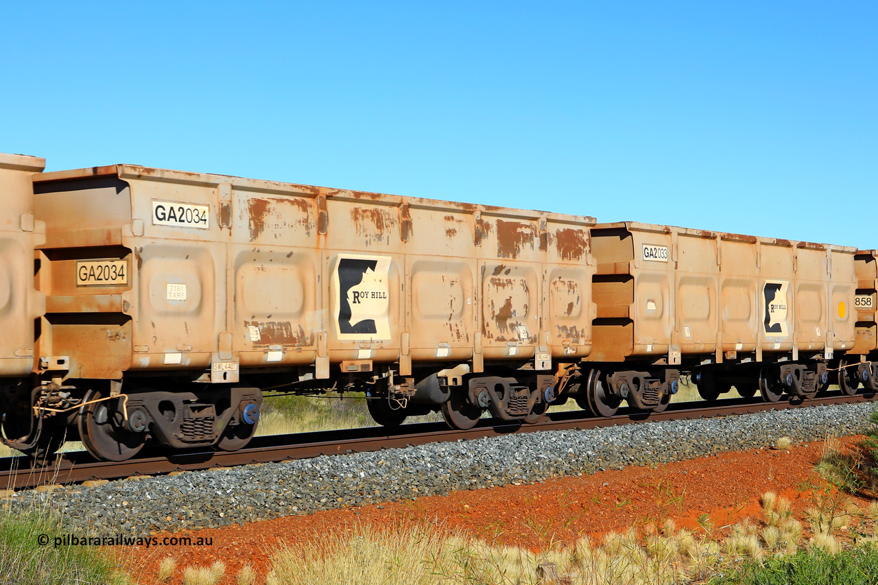 250501 0548
At the 88.448 km, just south of HPPL crossing loop on the Roy Hill line, empty Roy Hill waggon pair GA 2033 - GA 2034, built in China by CSR Yangtze as an CCK138 model ore waggon. May 1, 2025.
Keywords: GA-type;GA2033-GA2034;CSR-Yangtze;CCK138