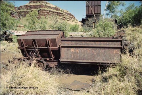 204-21
Wittenoom Gorge Mine, remains of asbestos mining, underground tipping ore cars.
