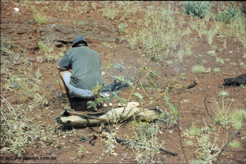 205-17
Wittenoom, top of Bee Gorge, Pope decided it was time for bacon and egg sangos, location is 22 17'46.38