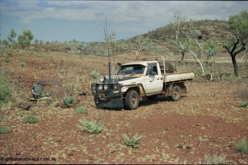 205-18
Wittenoom, top of Bee Gorge, Pope decided it was time for bacon and egg sangos, looking south, location is 22 17'46.38