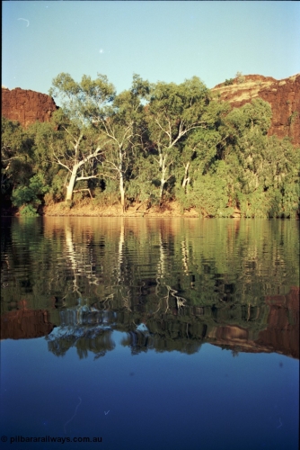 206-14
Where Carawine Creek joins the Oakover River.
