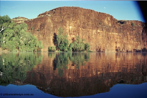 206-17
The western wall of Carawine Pool.
