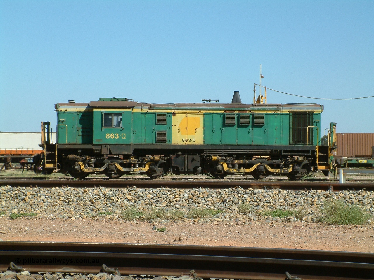 030404 103031
Port Augusta, Spencer Junction shunt loco 830 class unit 863 serial 84709 is an AE Goodwin built ALCo DL531 model and entered service in June 1963. 4th April 2003.
Keywords: 830-class;863;AE-Goodwin;ALCo;DL531;84709;