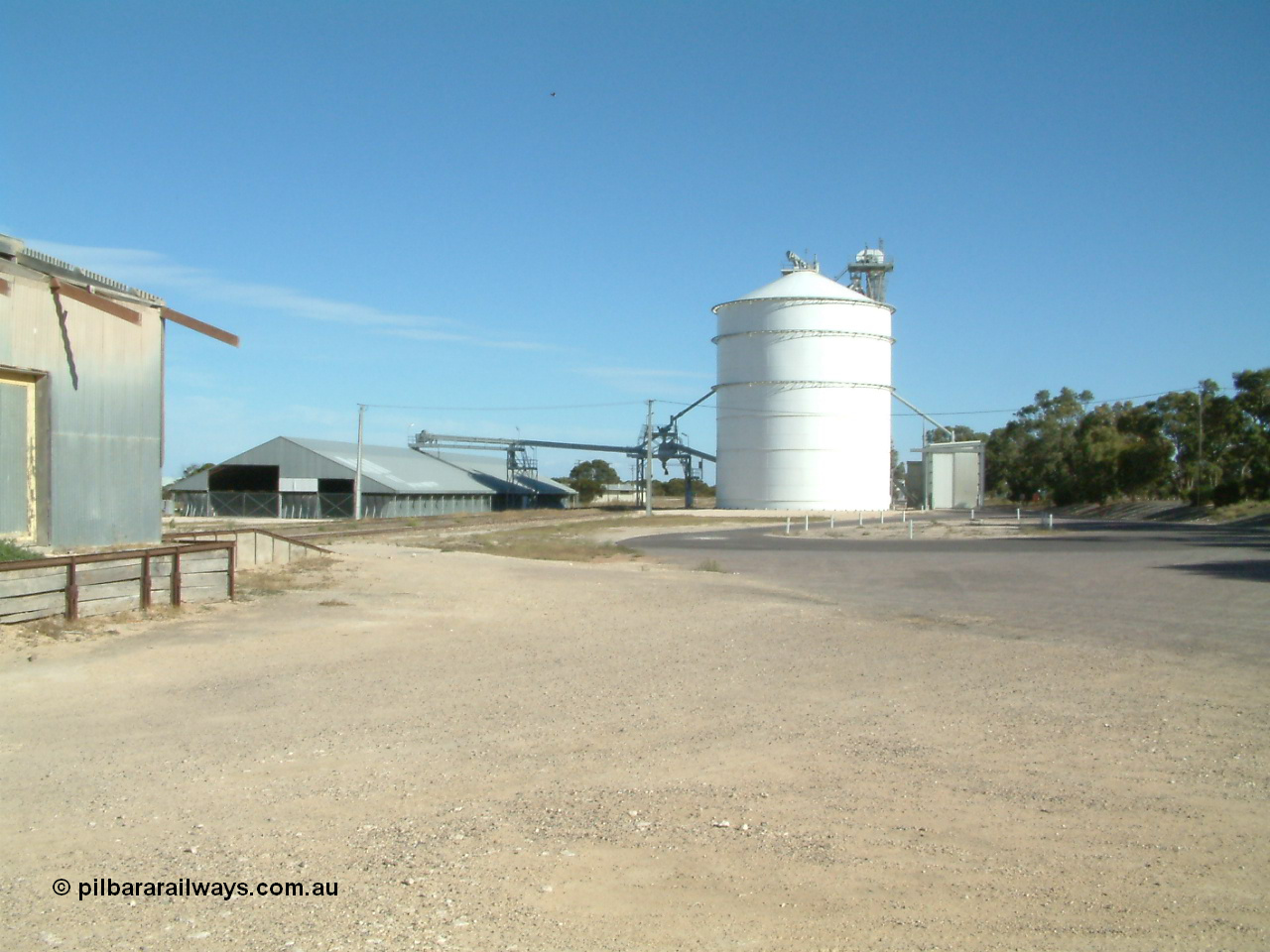 030405 155014
Lock, yard view with goods shed on the left, horizontal grain shed and Ascom style silo complex, known as Block 5, 5th April 2003.

