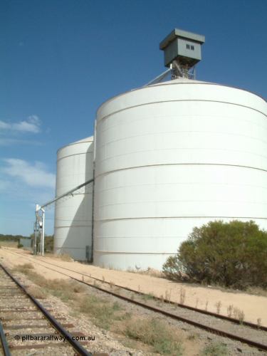 030405 140252
Kyancutta, yard view of the Ascom Jumbo silo complex and outflow spout, looking south, April 5, 2003.
