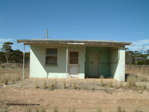 030405 145711
Warramboo, station located at the 190.2 km and originally opened in May 1913, front or western elevation view of station building and shelter, April 5, 2003.

