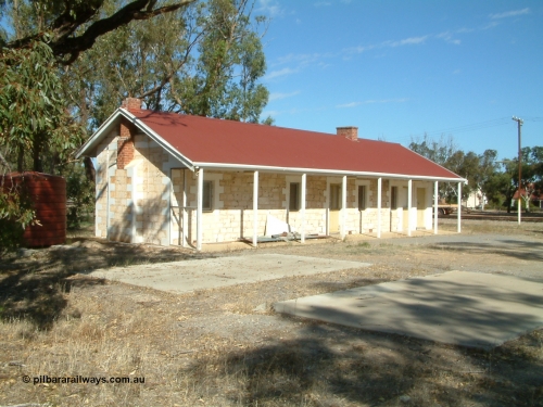 030406 095806
Cummins, remains of the now disused crew barracks. 6th April 2003.

