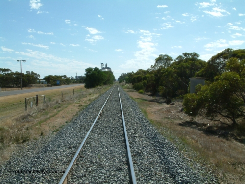 030406 101352
Cummins, view looking north towards yard from southern end concrete train control booth. 6th April 2003.

