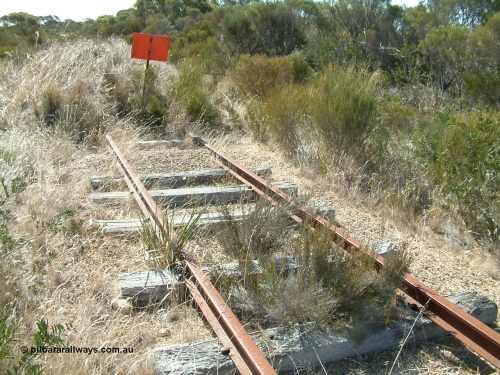 030406 141510
Kapinnie, end of the line, terminus of the former continuation for the Mount Hope line. April 6, 2003.
