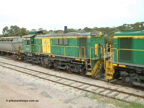 030407 100846
Minnipa, empty grain train shunting back into the grain siding with former Australian National Co-Co locomotive AE Goodwin ALCo model DL531 830 class unit 851 serial no. 84137, 851 having been on the Eyre Peninsula since delivered in 1962. April 7, 2003.
Keywords: 830-class;851;AE-Goodwin;ALCo;DL531;84137;