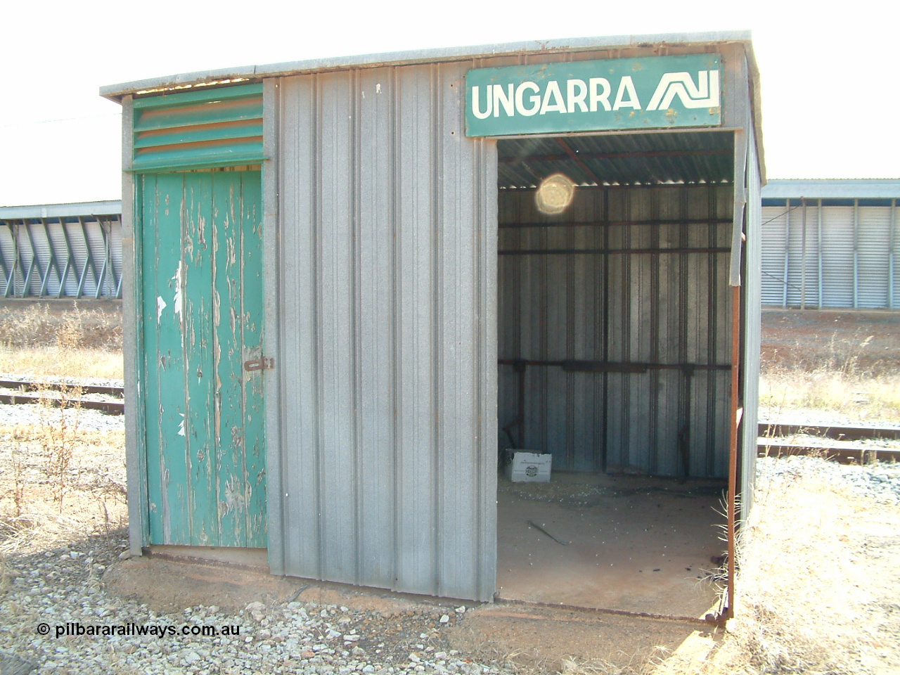 030409 150000
Ungarra, located at the 108.1 km and opened in March 1913 as the temporary terminus till July 1913. Station shelter shed, located between the mainline and the good and grain loop.
