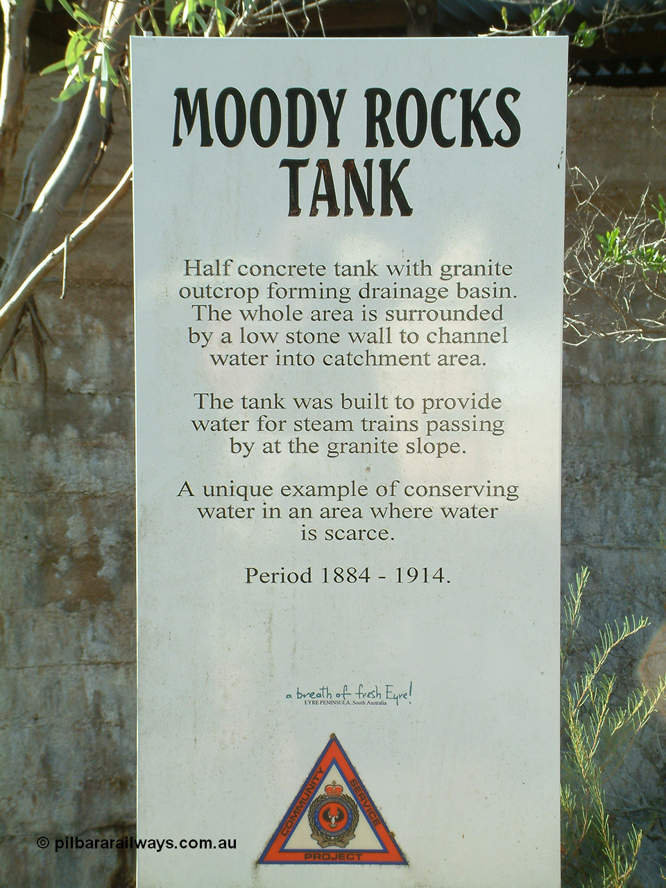 030409 155530
Moody Tank, signage outlining function.
