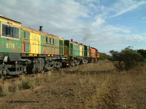 030409 081026
Warramboo, empty grain train powers away towards Kyancutta behind DA class DA 7 leading two 830 class units 872 and 871.
Keywords: 830-class;871;AE-Goodwin;ALCo;DL531;G3422-1;